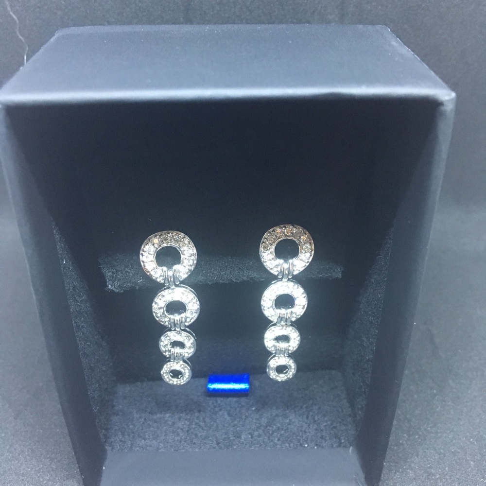 Round drop earrings
